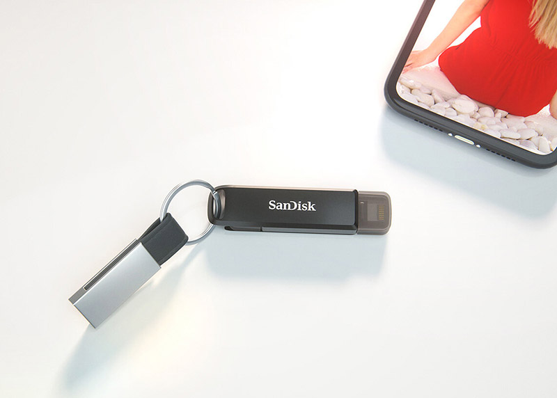 SanDisk iXpand Flash Drive Luxe Lightning