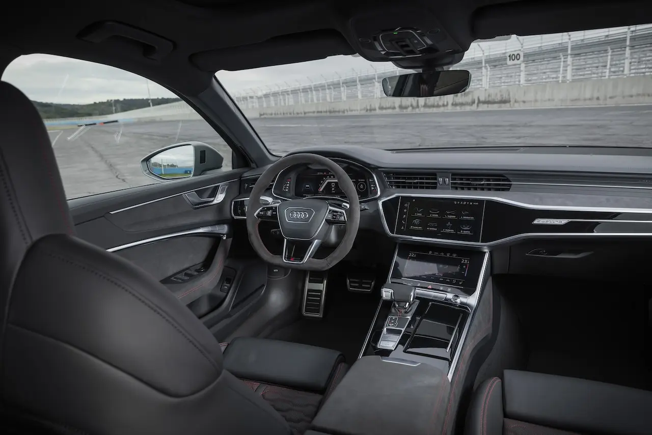 Audi RS 6 Avant 2025 interior