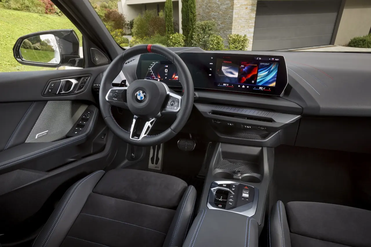 BMW Serie 1 2025 Mexico interior