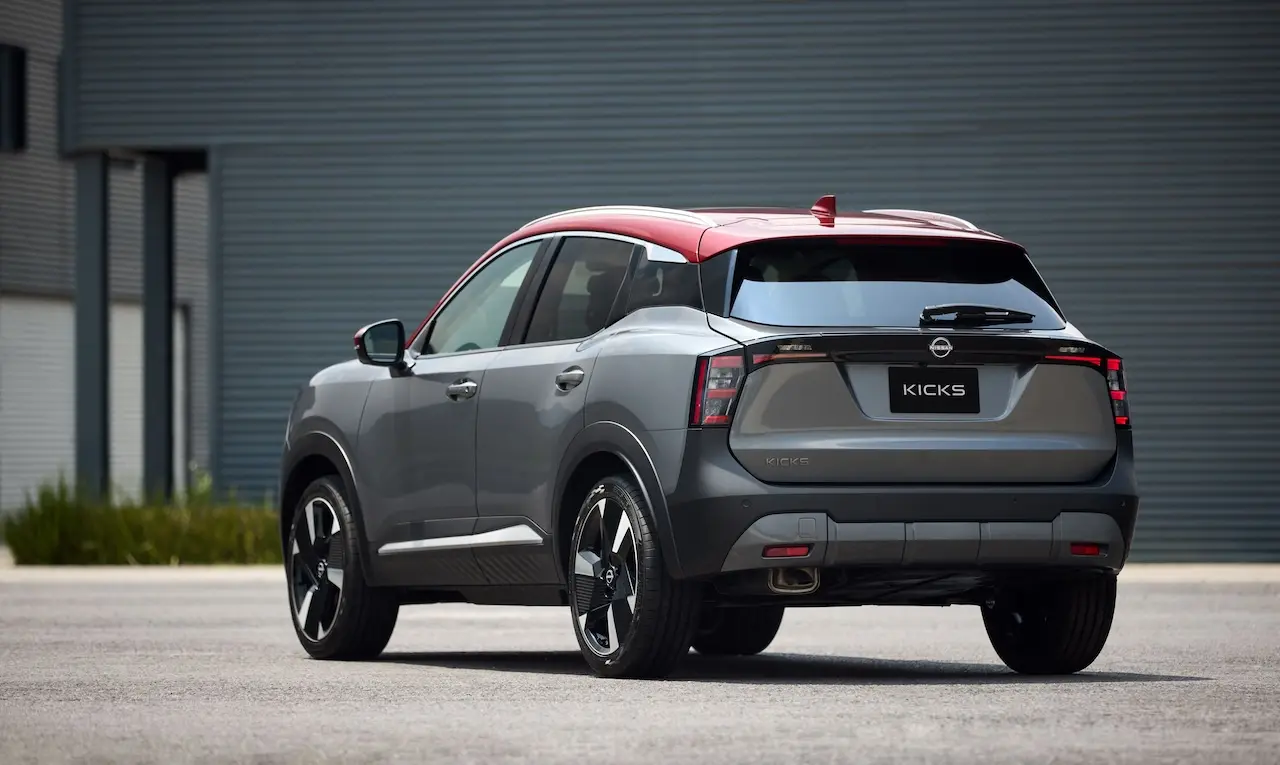 Nissan Kicks 2025 trasera