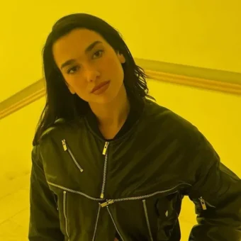 Dua Lipa demanda a Samsung por el uso de imagen no autorizado Dua Lipa Samsung demanda