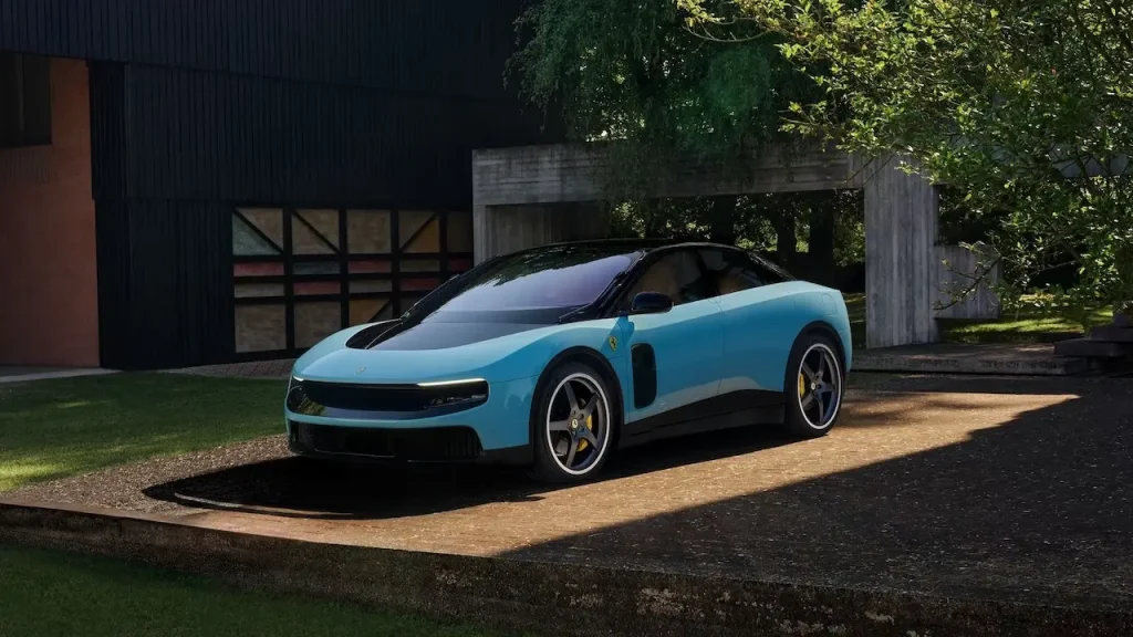 Ferrari Luce costado