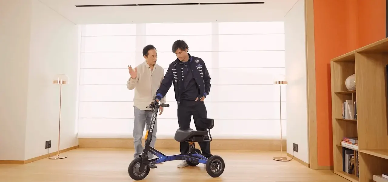 dashmoto y Atlassian Williams F1 Team presentan su nuevo scooter eléctrico dash 3 Williams edition