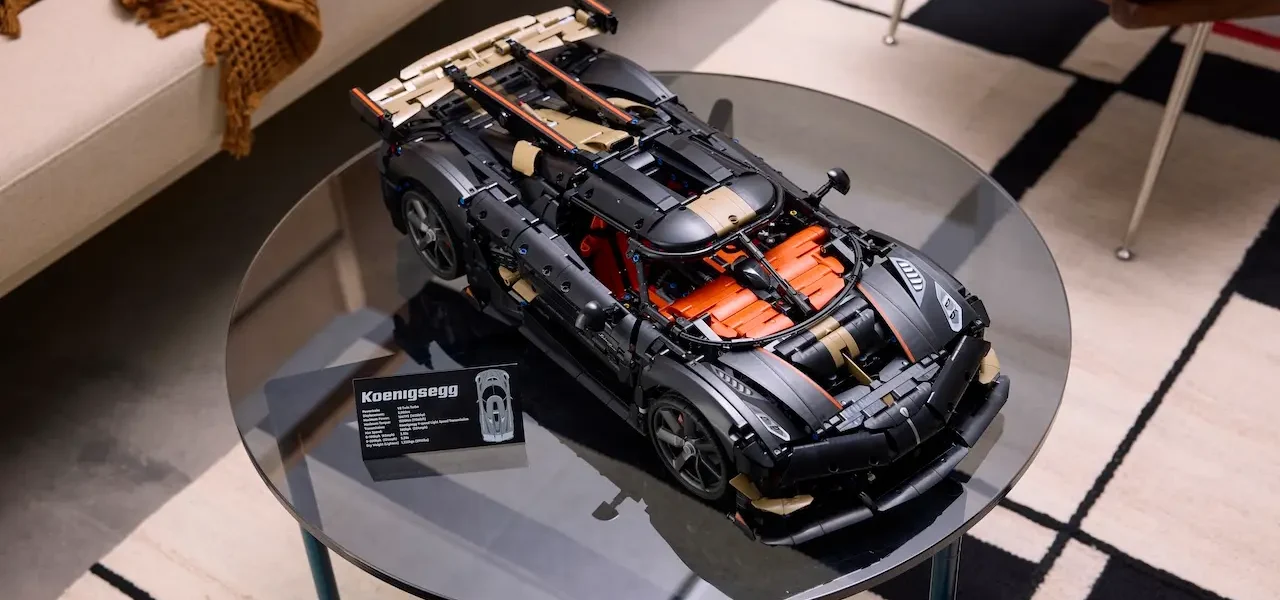 LEGO Technic Koenigsegg Sadair’s Spear Megacar set