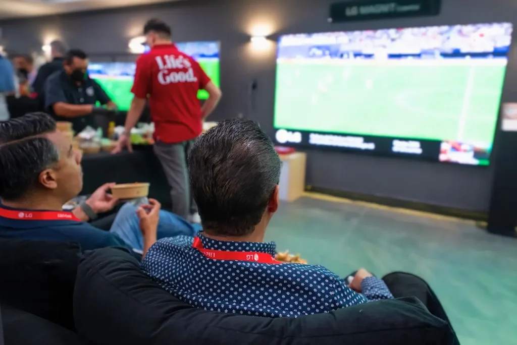 LG Soluciones B2B futbol pantallas