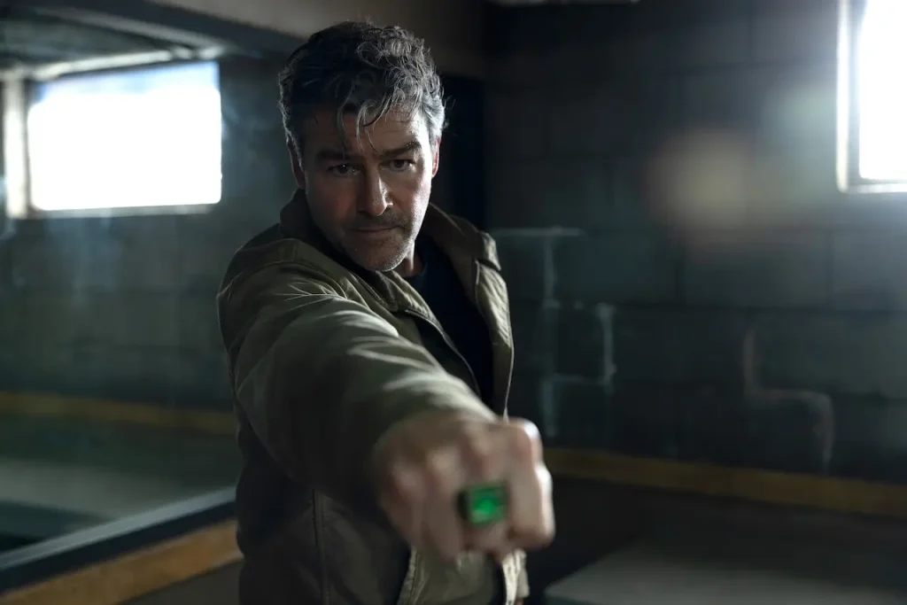 Lanterns kyle chandler